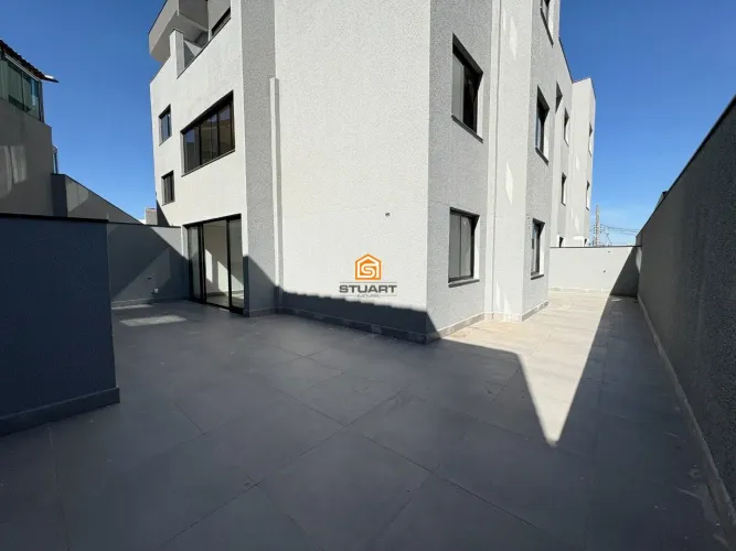 Apartamento novo de 3 quartos, suíte e 2 vagas!