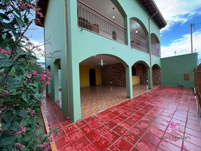 Casa com 3 dormitórios à venda, 307 m² por R$ 450.000,00 - Barra Funda - Leme/SP
