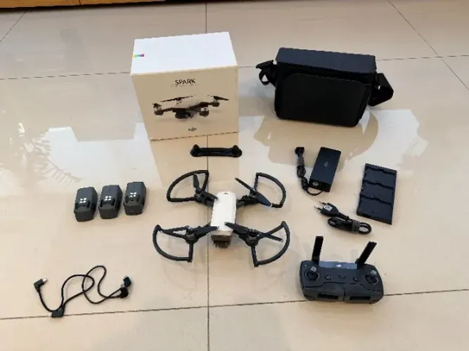 DJI Spark Fly More Combo Completo