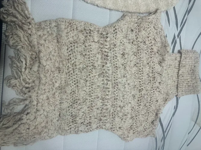 2 blusas de tricô usadas 1 vez