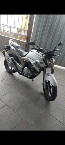 Yamaha fazer 2015