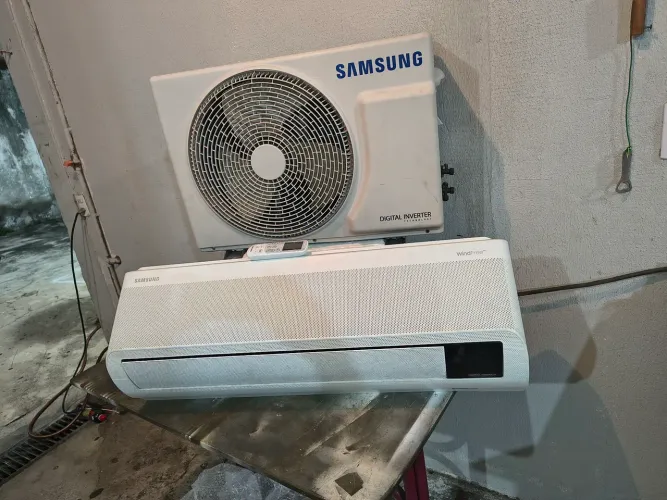 Vendo ar-condicionado modelo split Samsung inverter 12.000Btus