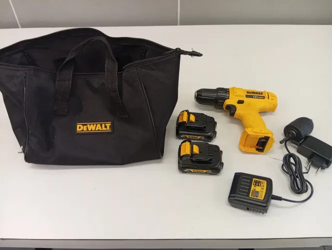 Vende-se parafusadeira furadeira dewalt nova
