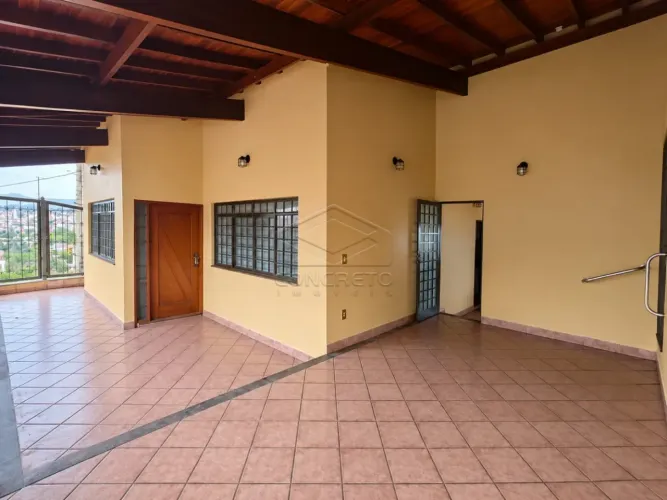 Casa Padrão- Excelente imóvel com 4 dormitórios sendo 1 suíte,2 banheiros- Centro- Igaraçu