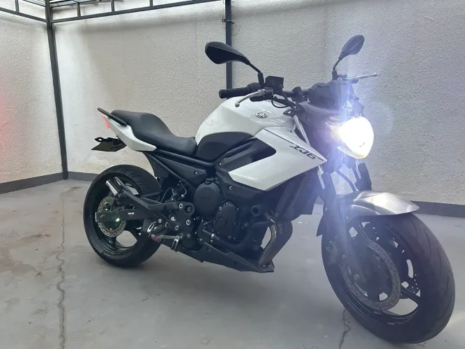 XJ6 - Branca - 2013/ 65.000 km / Aceito TROCA