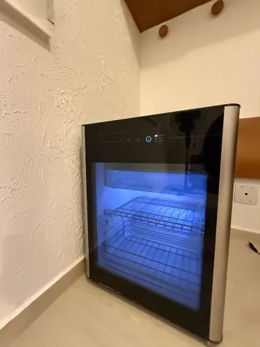Frigobar Electrolux RV80 com Porta em Vidro Preto - 80L - 110v