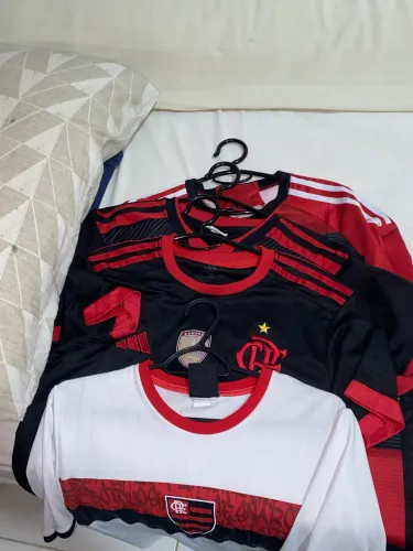 Vendendo camisas do Flamengo