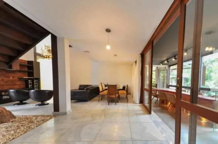 Casa 04 quartos a venda no condomínio Ville de Montagne na cidade de Nova Lima