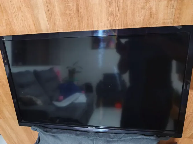 Vendo monitor Philips 28 polegadas com suporte
