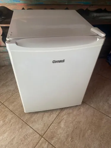 FRIGOBAR CONSUL 80LTS ( NOVINHO )