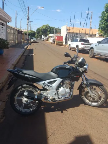 CBX Twister 2005 preta