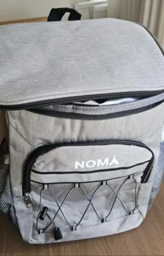 Mochila térmica impermeável suporta até 30 litros