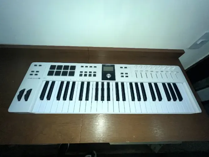 Arturia Keylab Essential 49 Wt Teclado Controlador Midi Usb