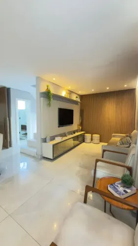 CASA IMPONENTE Á VENDA NO BAIRRO HELIÓPOLIS