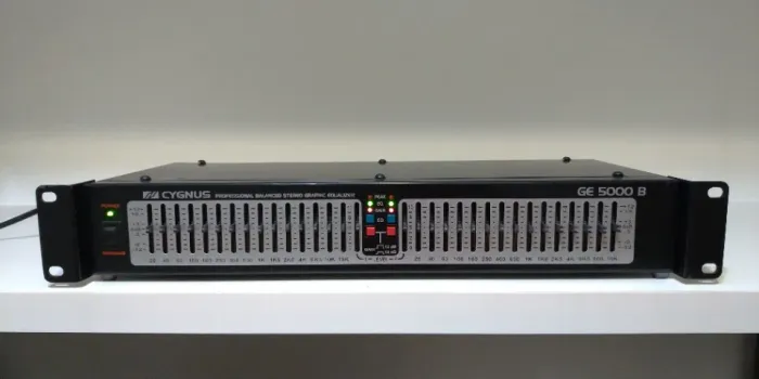 Equalizador Grafico Cygnus Ge5000b - Estéreo 15 Bandas