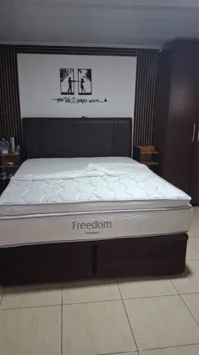 Cochão queem molas ensacadas ortobom superpocket freedom viscoelástica