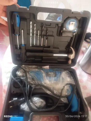 Furadeira e parafusadeira nova