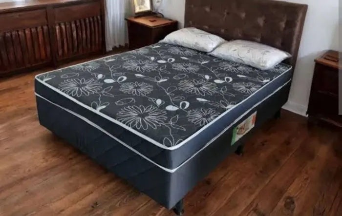 Casal conjugada com colchao avista 550$