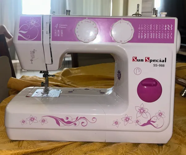 Vende-se máquina de costura Sun Special SS-988