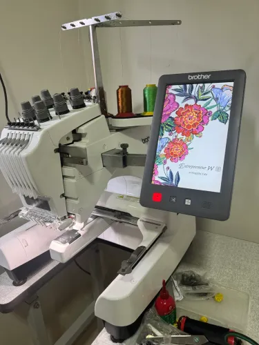Máquina de bordar / brother pr680w