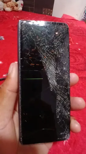 Sansung galax zfold4 novo porém com ambas as telas queimadas.