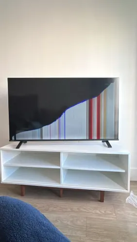 TV Toshiba 56 quebrada para peças, sucata