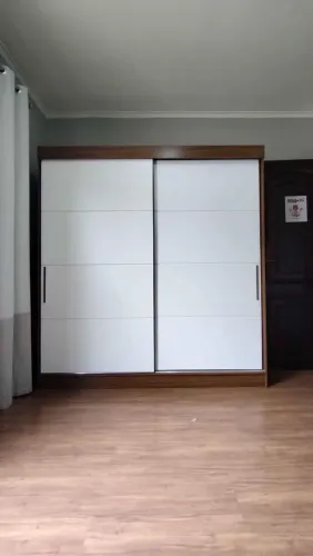 Guarda roupa de casal disponível vai desmontado na caixa não montamos!