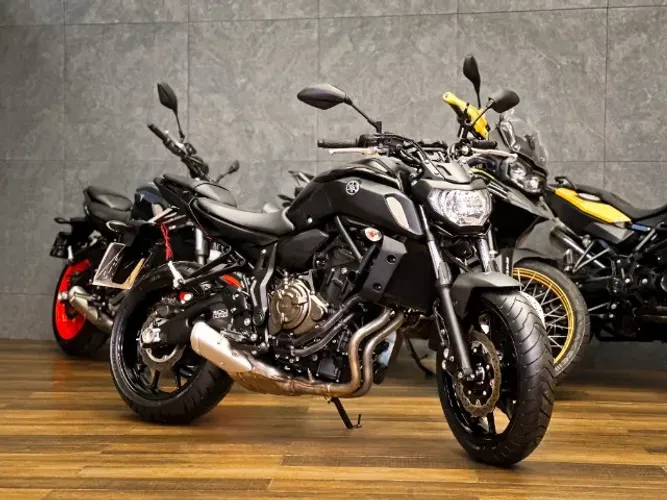 YAMAHA MT 07 2023/2024