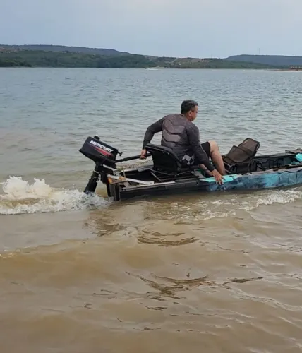 CAIAQUE + MOTOR MERCURY 5HP