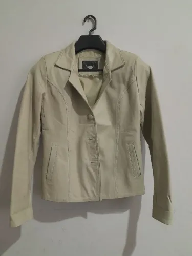 Blazer feminino em couro 