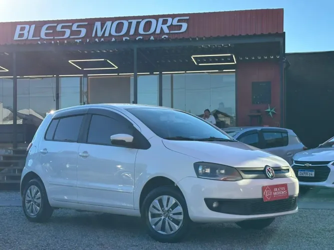 Volkswagen Fox Bluemotion 1.6 MI Total Flex 5P. 2013