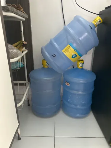 3 garrafões d?água
