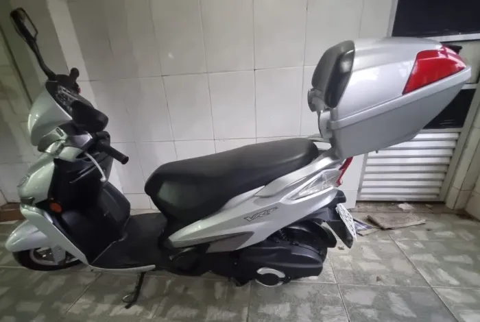 Moto semi nova 