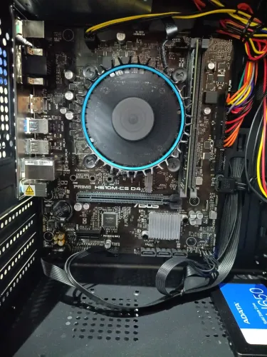 Vendo CPU ( Processador i3 12° Geração, Memória 8GB, SSD 256GB, Windows 11)