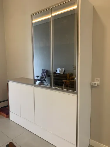 Cristaleira mdf com vidro reflecta