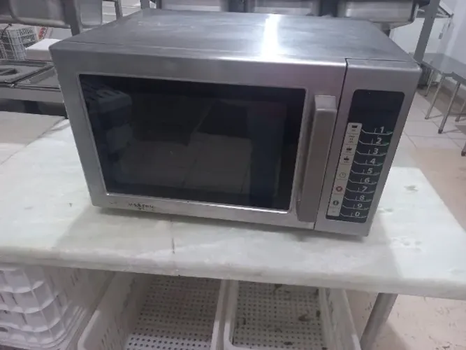Micro Ondas Industrial marca Menumaster 1000 watts