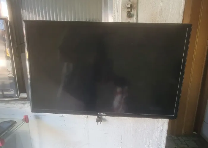 Tv Monitor 27,5 polegadas ( SAMSUNG )