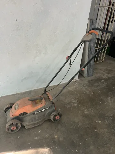 Cortador de Grama Black & Decker