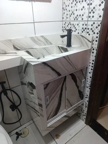 Lavatório feito em porcelanato