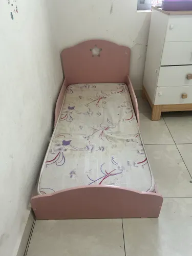 Cama montessoriano infantil rosa menina