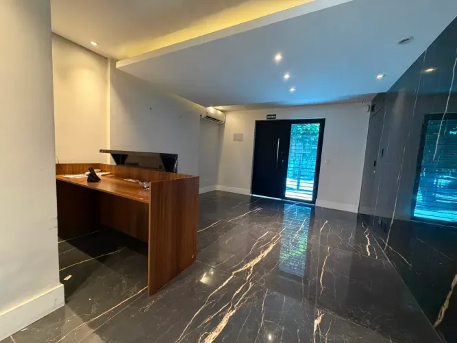 Sobrado para aluguel com 220 metros quadrados com 4 quartos em Vila Olímpia - São Paulo - 