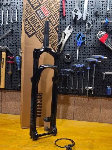 SUSPENSÃO 29 ROCKSHOX JUDY SILVER BOOST TAPERED 100mm AIR