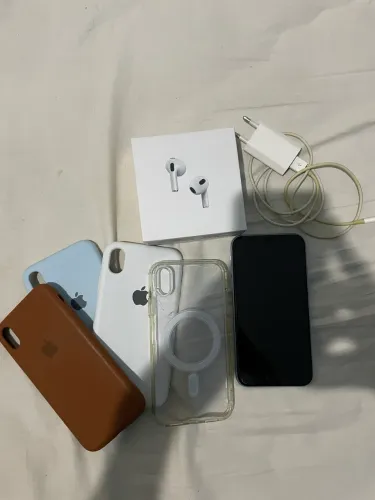 iPhone XR Azul 128GB + AirPods 3 + 4 Capas + Carregador Original