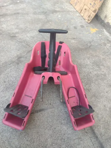 Cadeirinha de bicicleta de frente