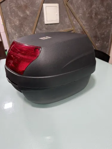 Baú Moto Pro Tork 28L - Semi-novo