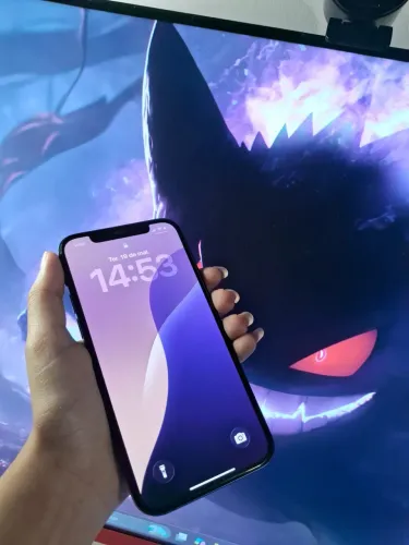 iPhone 12 pra sair logo
