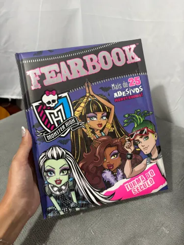 Livro Monster High Fearbook Edição 2013