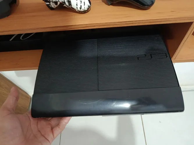 Vendo PS3 Super Slim Desbloqueado em ótimo estado!
