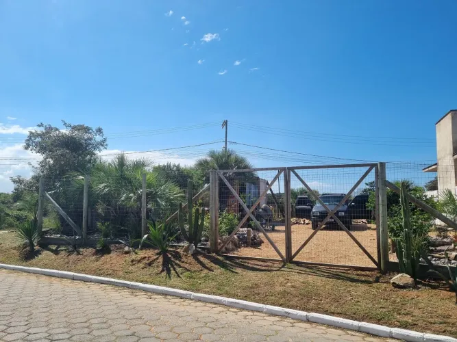 Terreno com casa container e galpão 
