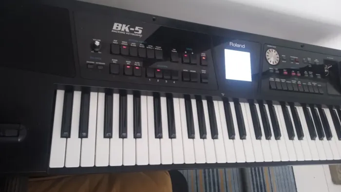 Teclado Roland BK5